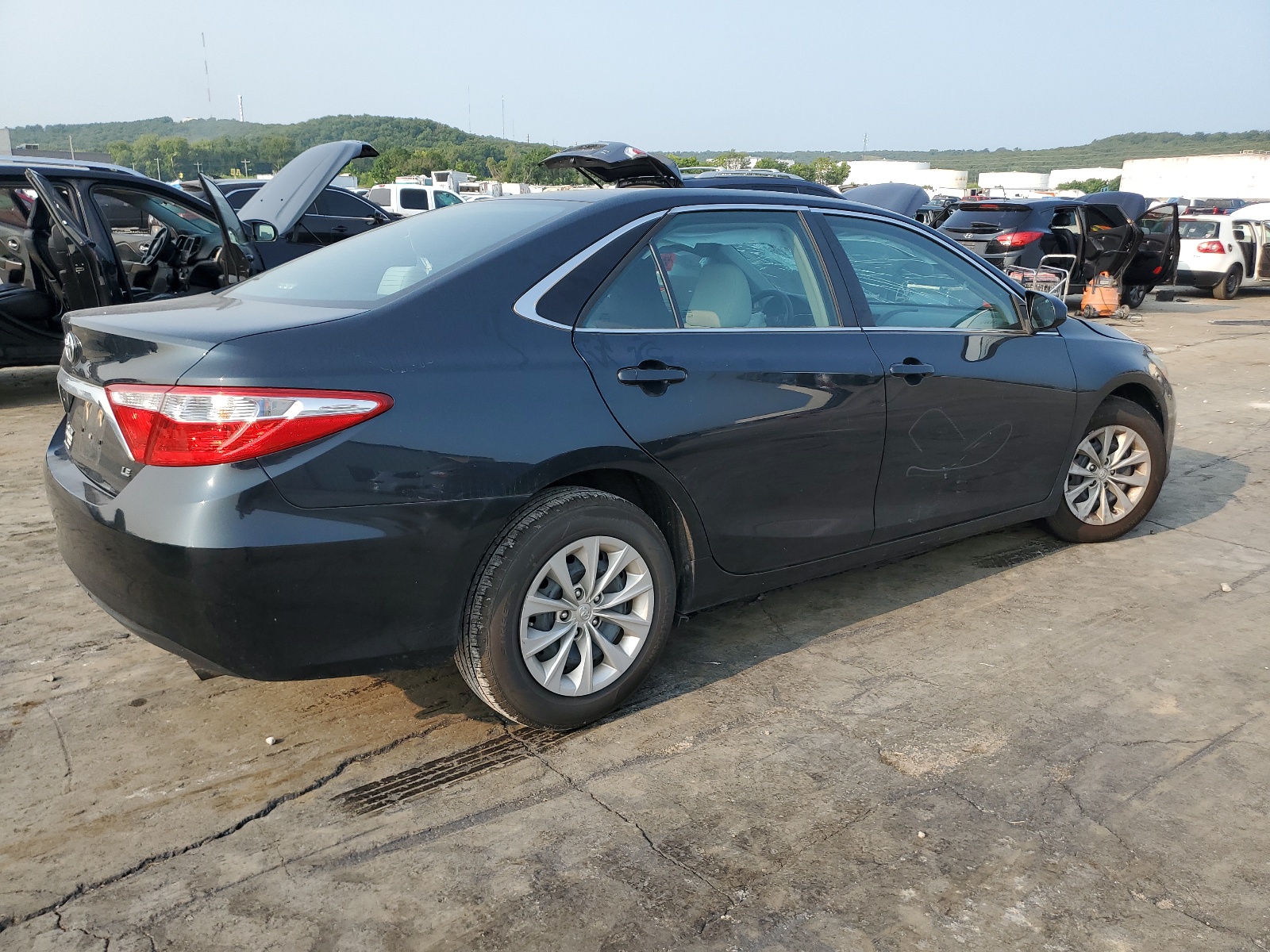 2016 Toyota Camry Le vin: 4T1BF1FK1GU609750