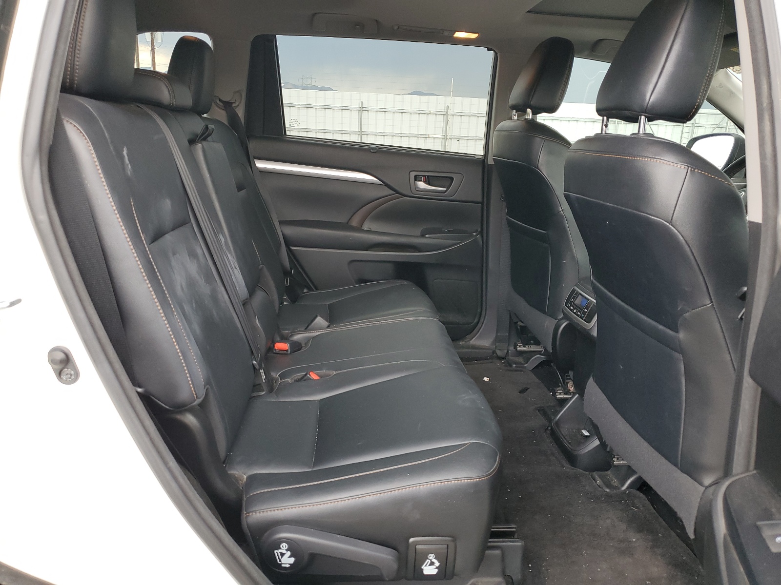 5TDJGRFH5HS035028 2017 Toyota Highlander Hybrid