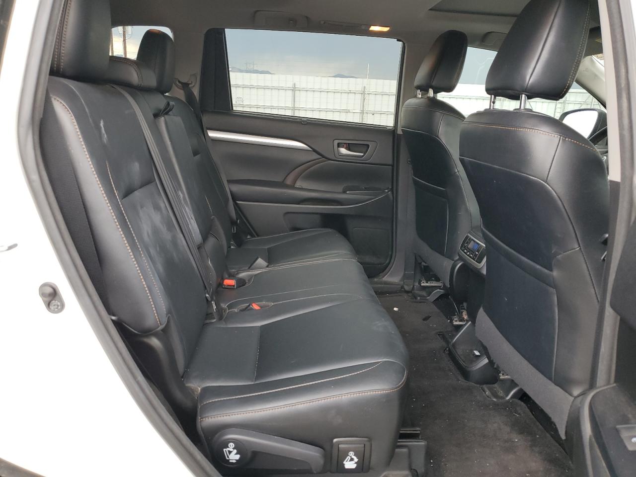 2017 Toyota Highlander Hybrid VIN: 5TDJGRFH5HS035028 Lot: 62854564