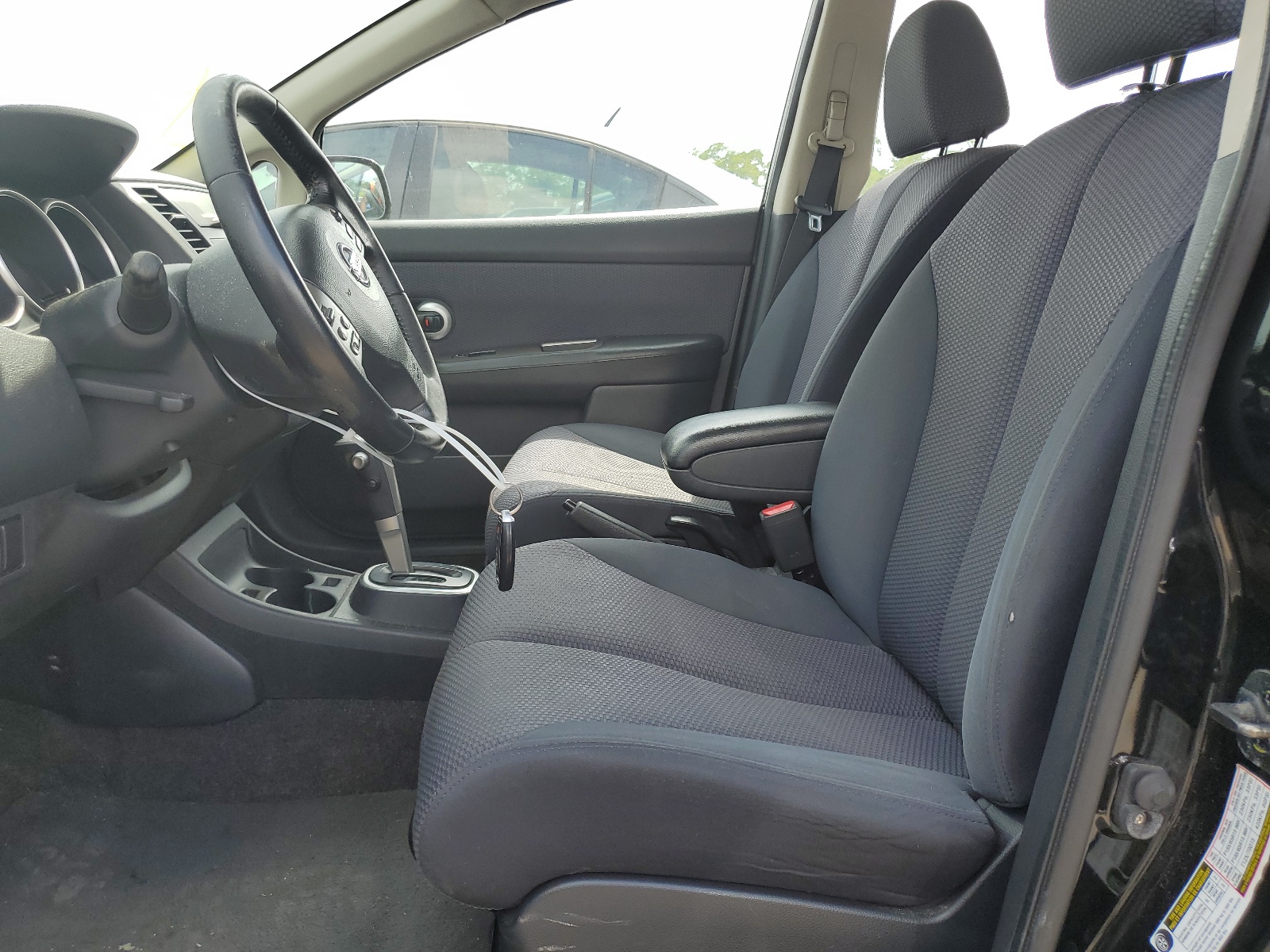 3N1BC13EX8L399689 2008 Nissan Versa S