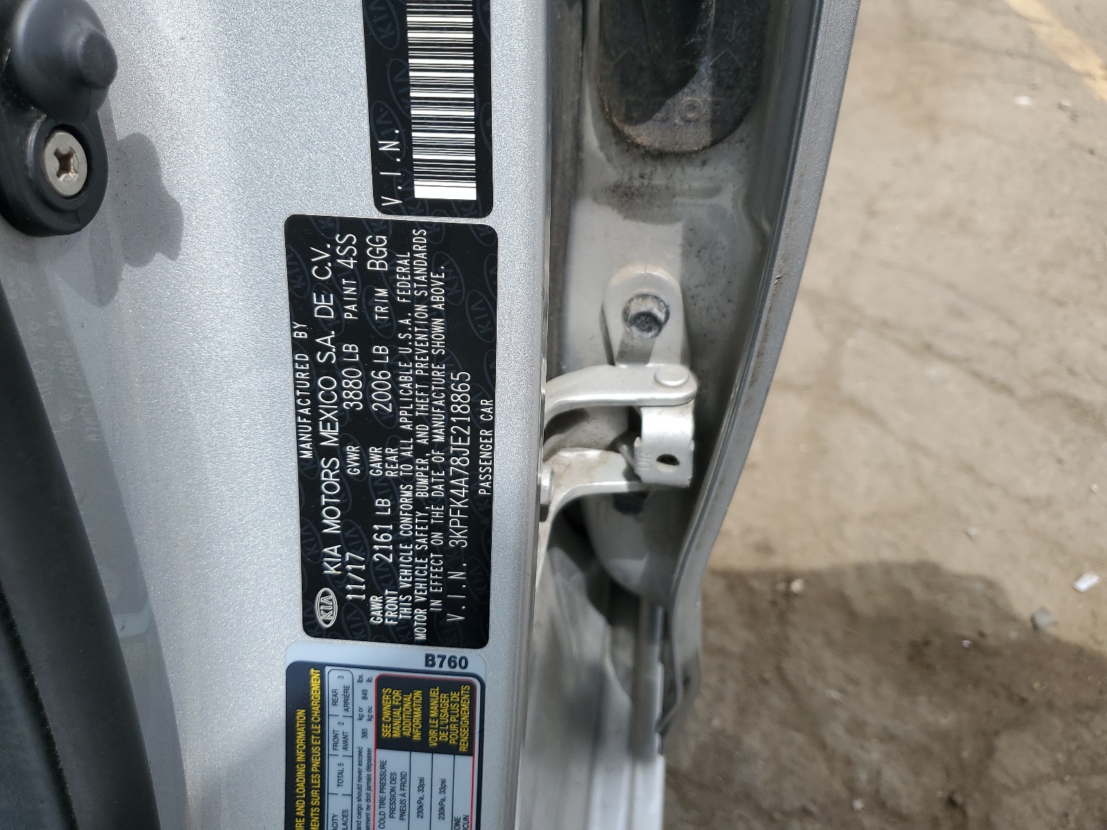 3KPFK4A78JE218865 2018 Kia Forte Lx