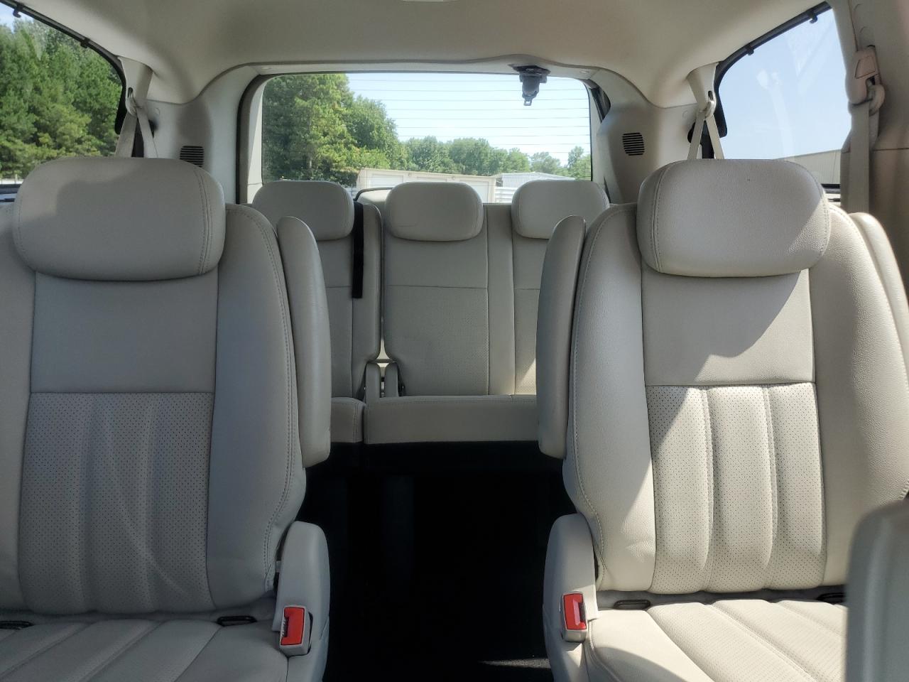 2010 Chrysler Town & Country Touring VIN: 2A4RR5D13AR298803 Lot: 63547374