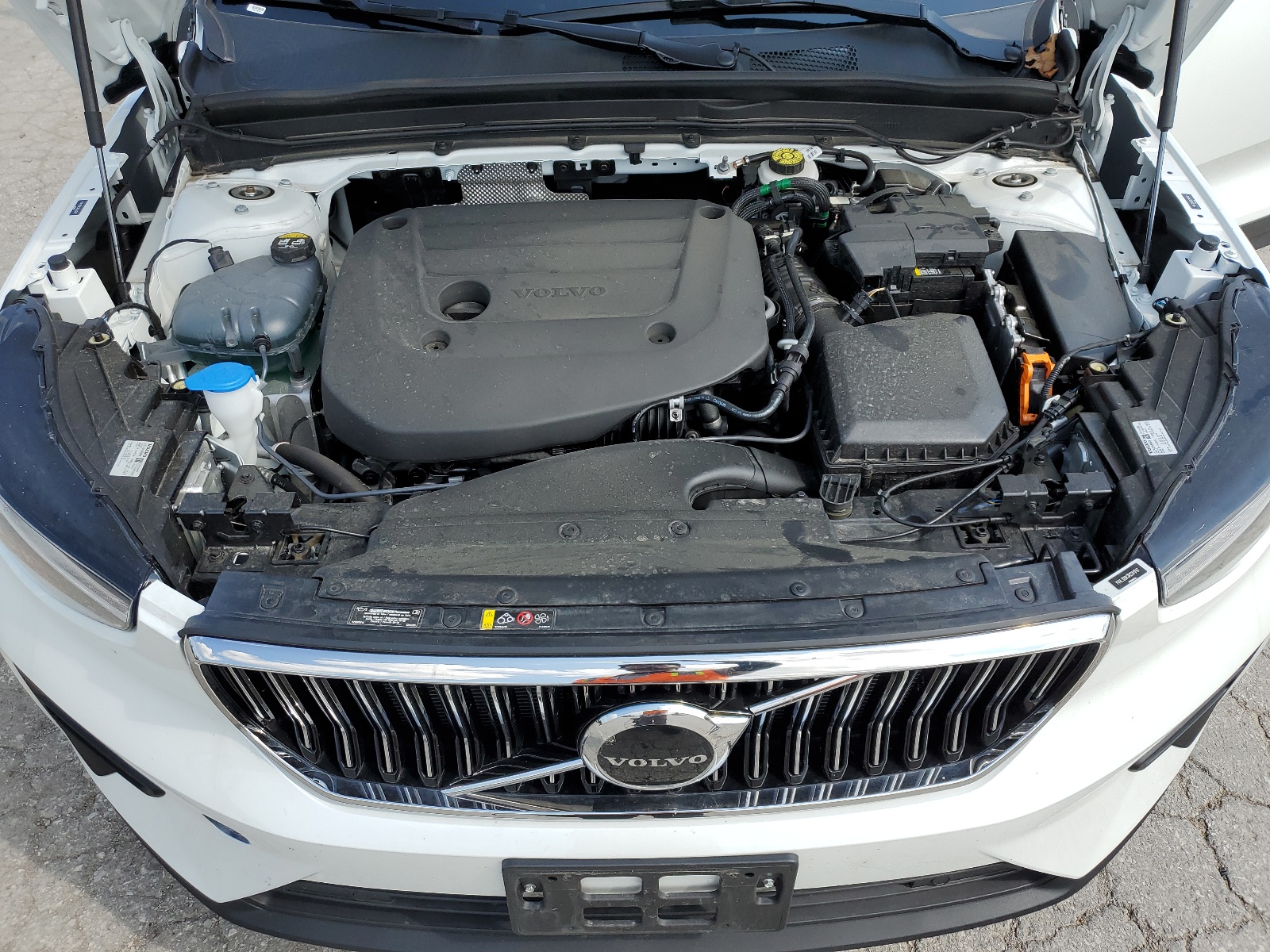 YV4L12UK3R2341747 2024 Volvo Xc40 Core