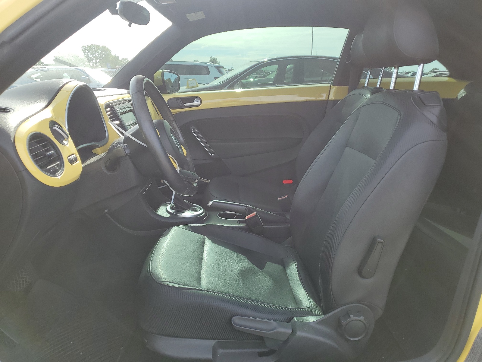 3VWJX7AT0CM610934 2012 Volkswagen Beetle