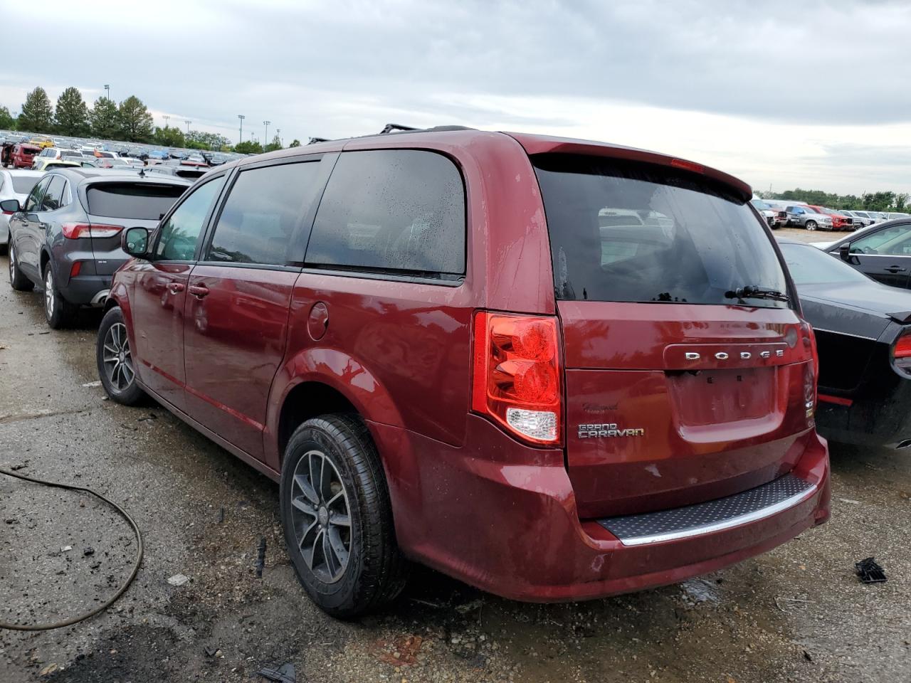 VIN 2C4RDGEG9JR213921 2018 DODGE CARAVAN no.2