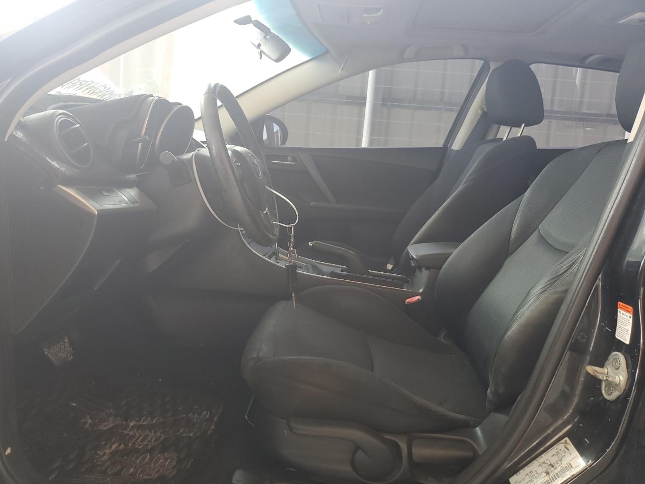 2010 Mazda 3 S VIN: JM1BL1H63A1131692 Lot: 63878824