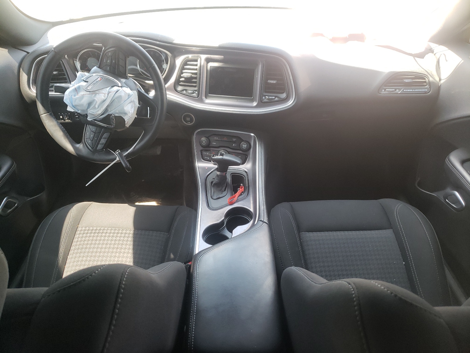 2C3CDZAG8JH128019 2018 Dodge Challenger Sxt