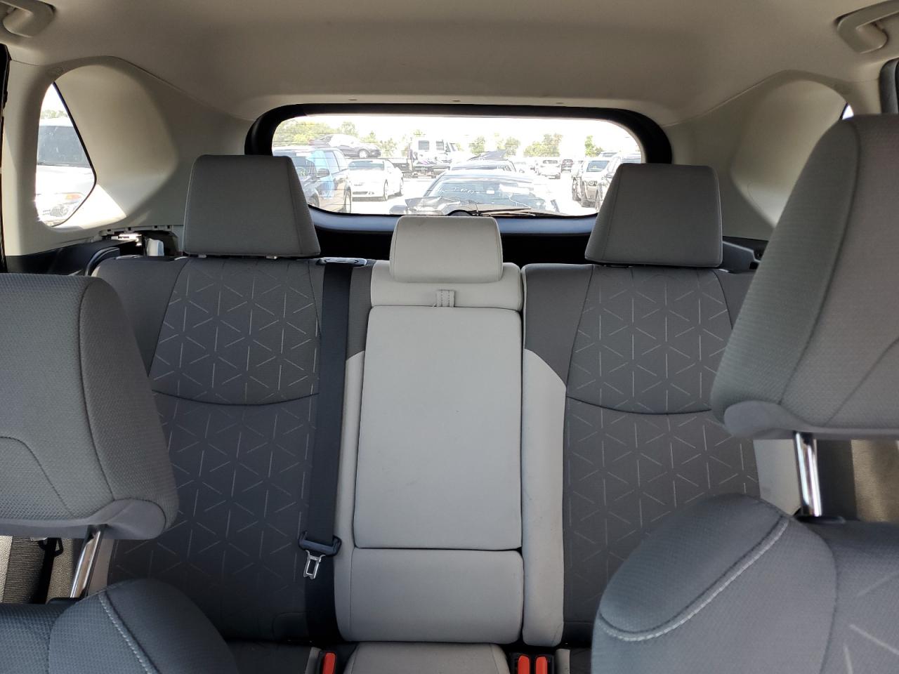 2021 Toyota Rav4 Xle VIN: 2T3W1RFV7MC114174 Lot: 63678154