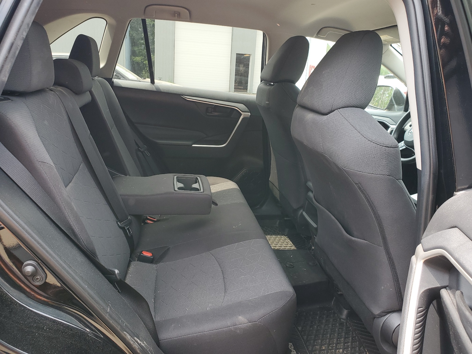 2T3B1RFV2KW031035 2019 Toyota Rav4 Le