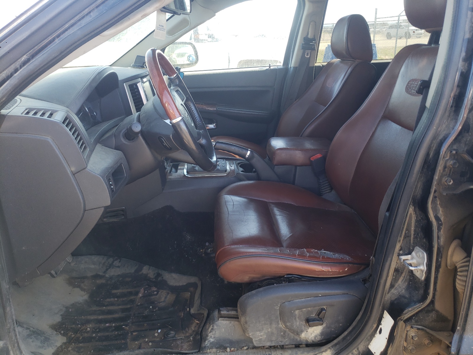 1J8HR68M48C504945 2008 Jeep Grand Cherokee Overland