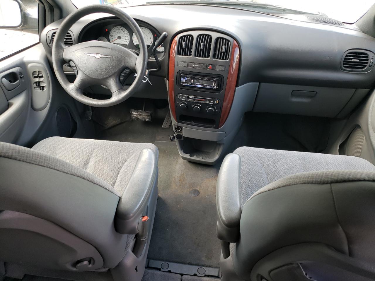 2005 Chrysler Town & Country Lx VIN: 2C4GP44R85R166855 Lot: 64427604