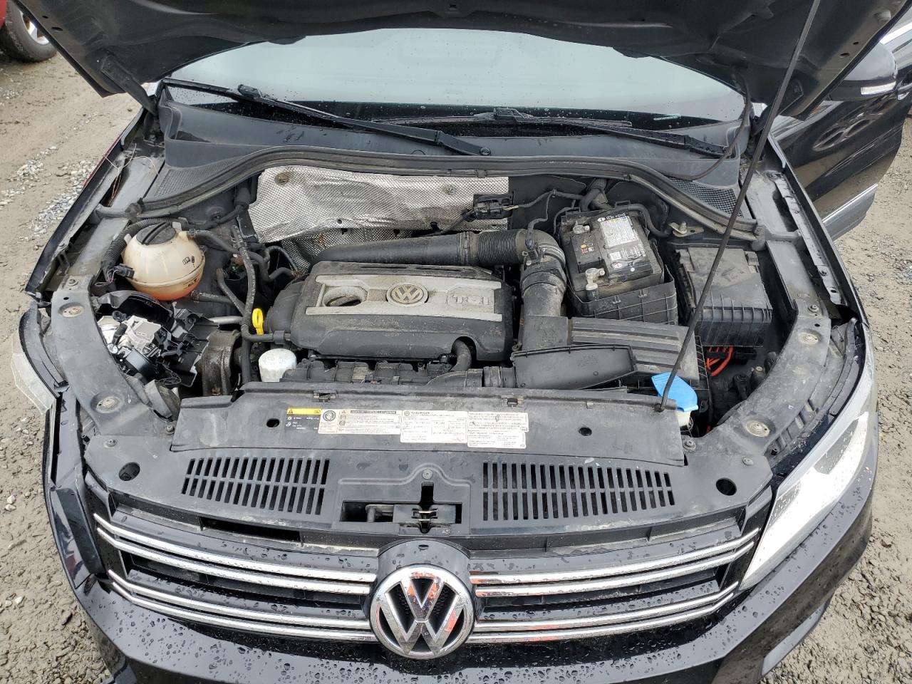 WVGSV7AX7HK007831 2017 Volkswagen Tiguan Wolfsburg