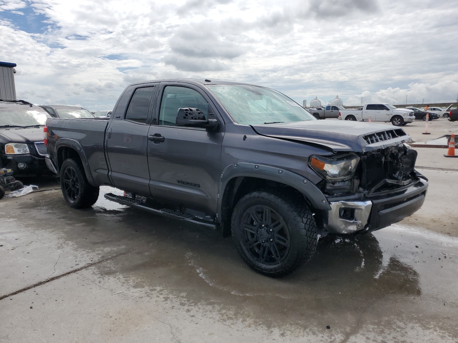 2018 Toyota Tundra Double Cab Sr/Sr5 vin: 5TFRM5F12JX123431