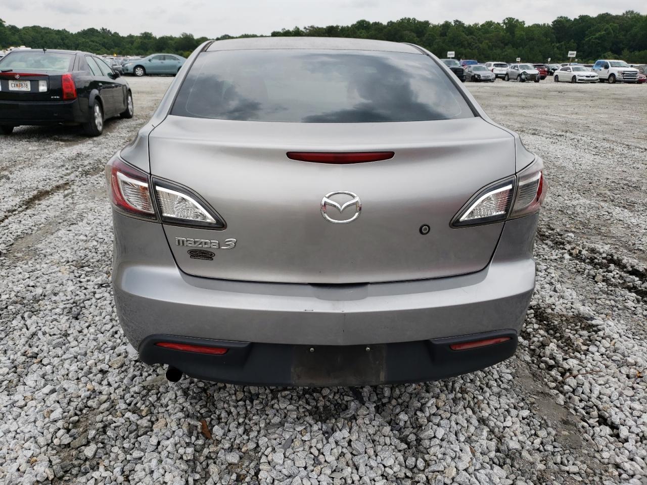 JM1BL1UG1B1384560 2011 Mazda 3 I