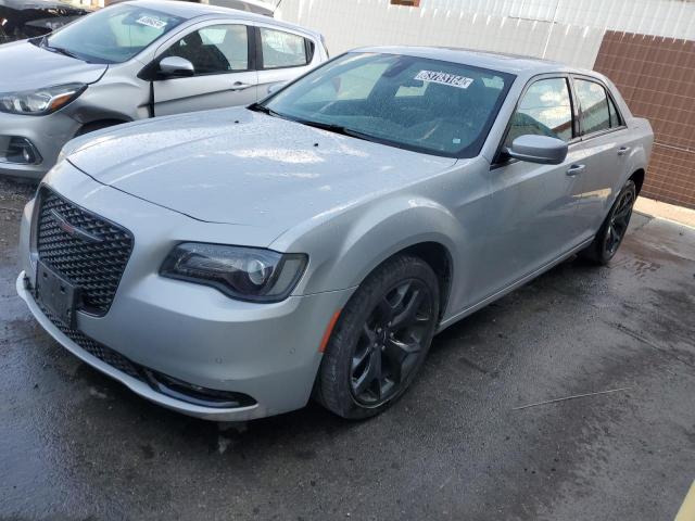  CHRYSLER 300 2022 Серебристый