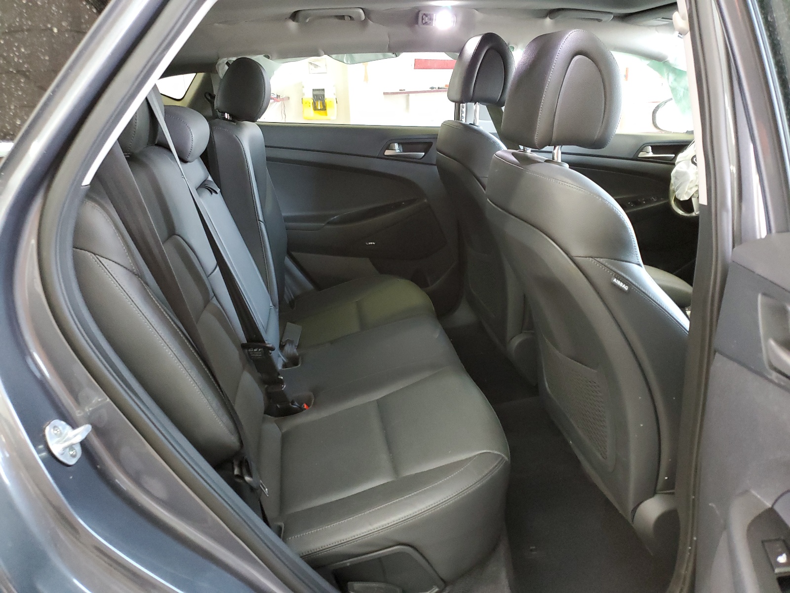 KM8J3CA22JU777993 2018 Hyundai Tucson Value