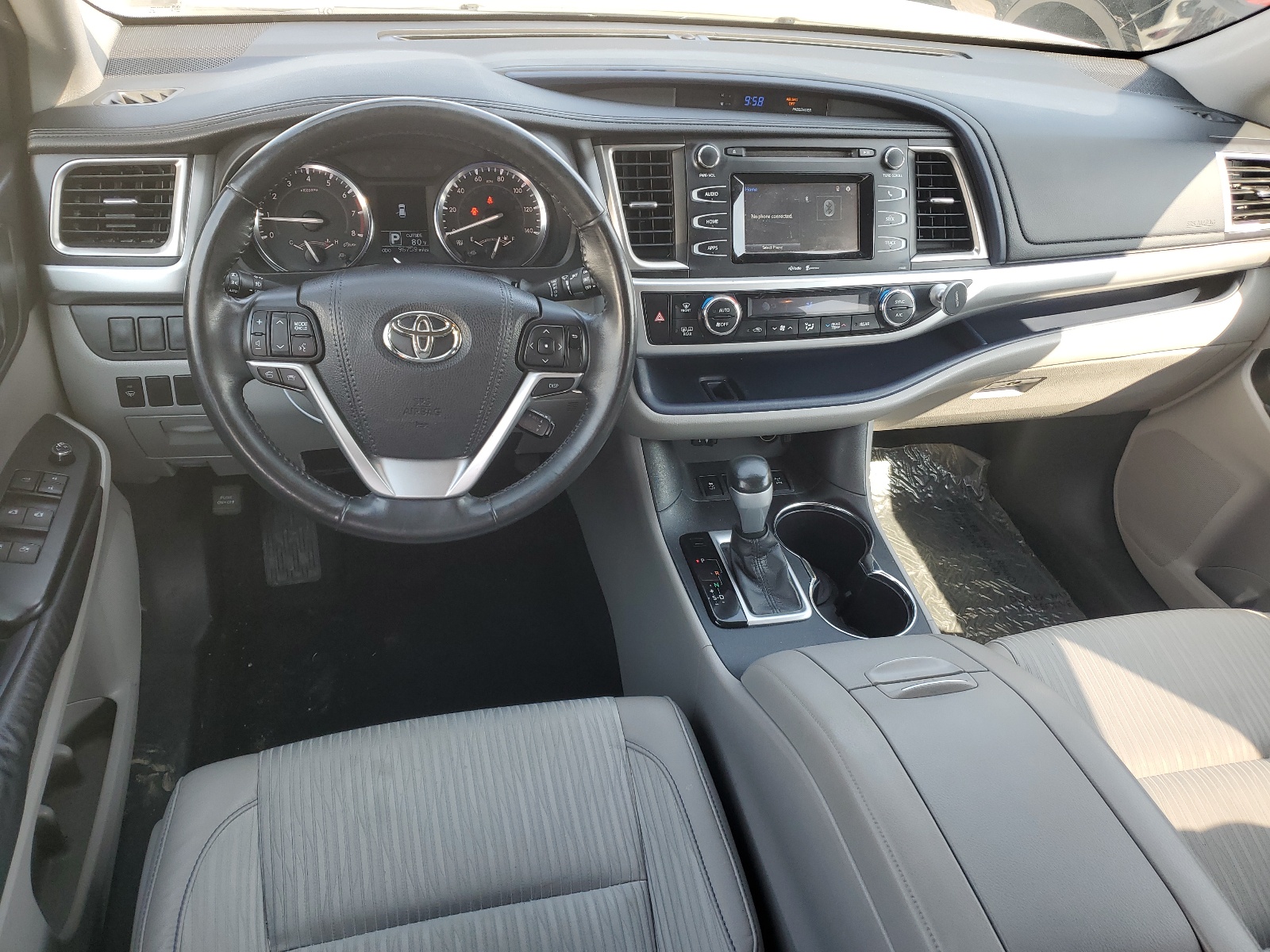 5TDBKRFH2FS160083 2015 Toyota Highlander Le