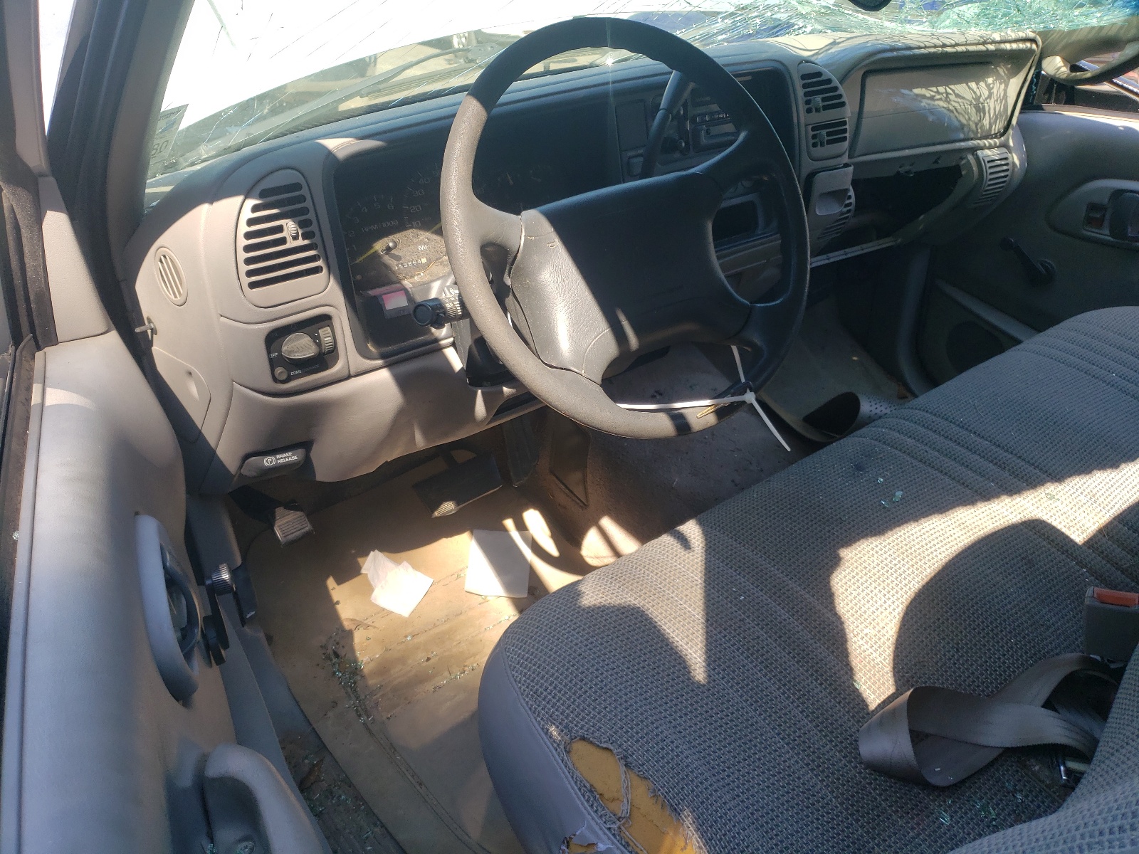 1GTEC14W2VZ506627 1997 GMC Sierra C1500