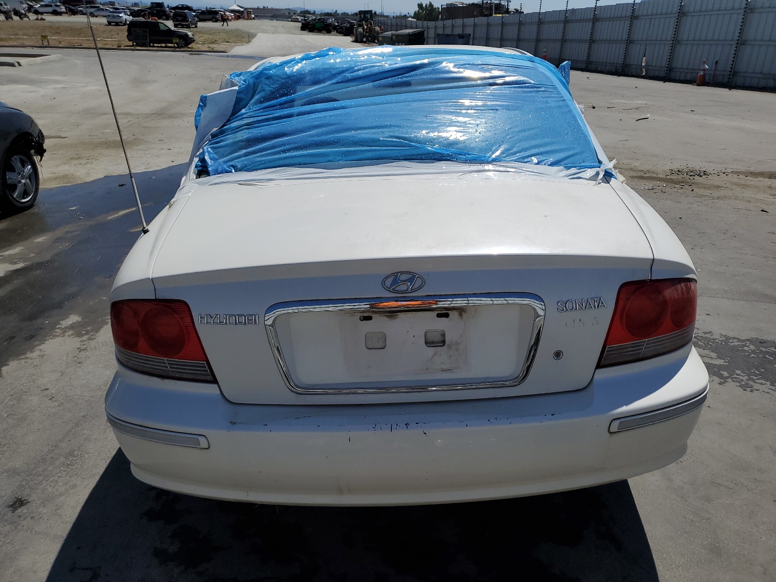 KMHWF35H82A701354 2002 Hyundai Sonata Gls