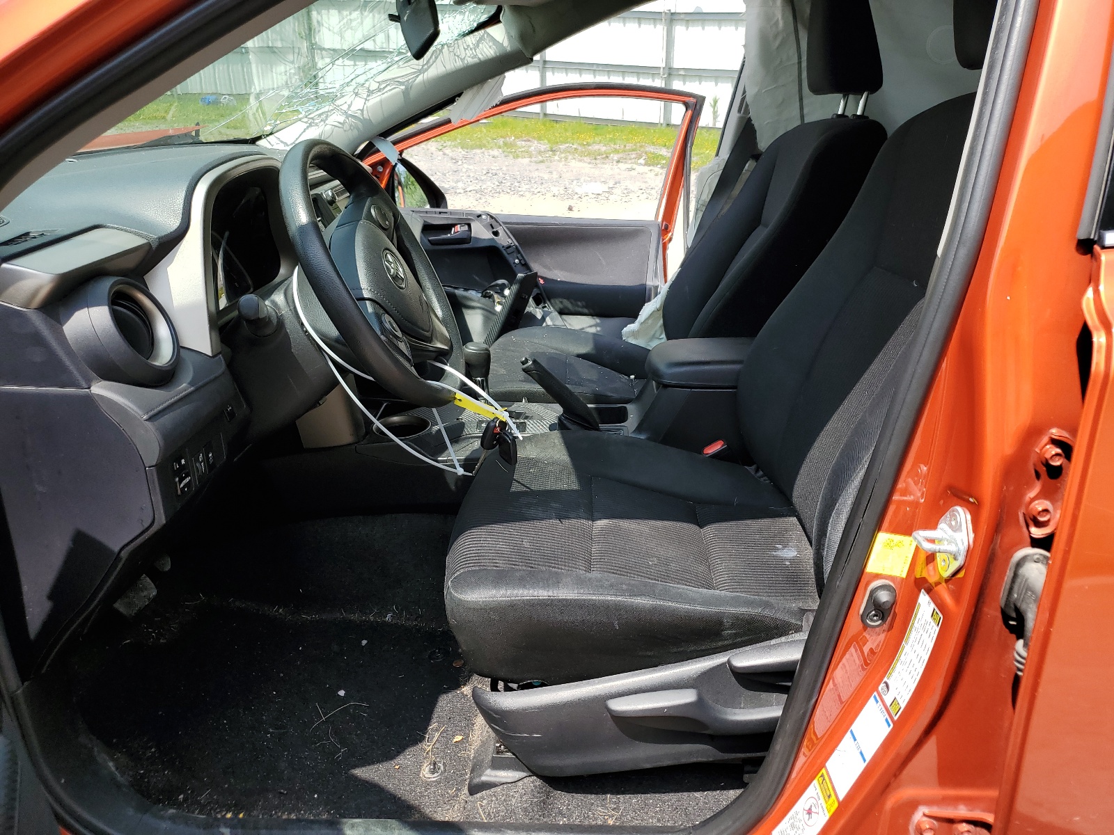 2T3BFREV3FW330901 2015 Toyota Rav4 Le