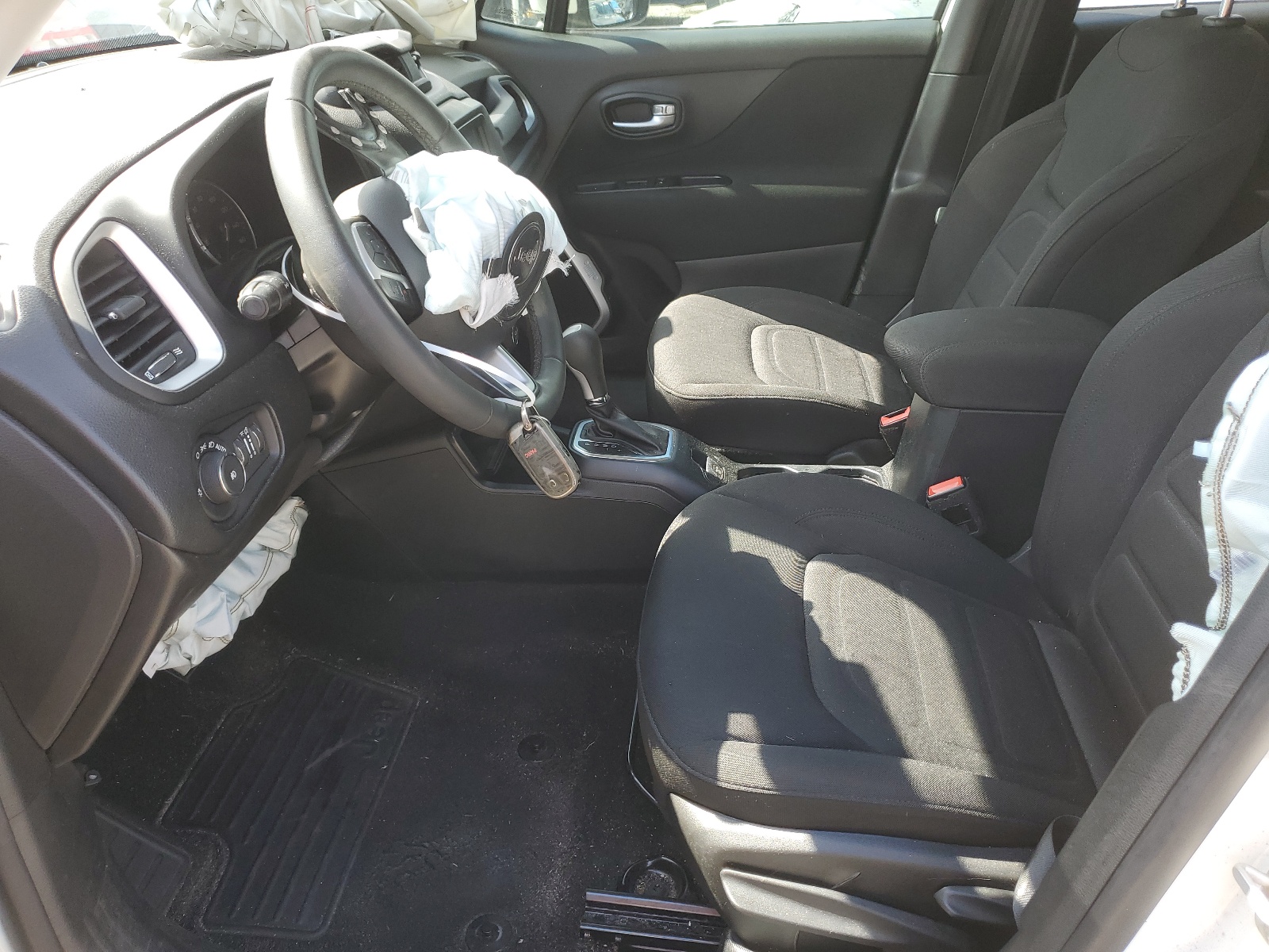 ZACNJABB0KPJ77827 2019 Jeep Renegade Latitude