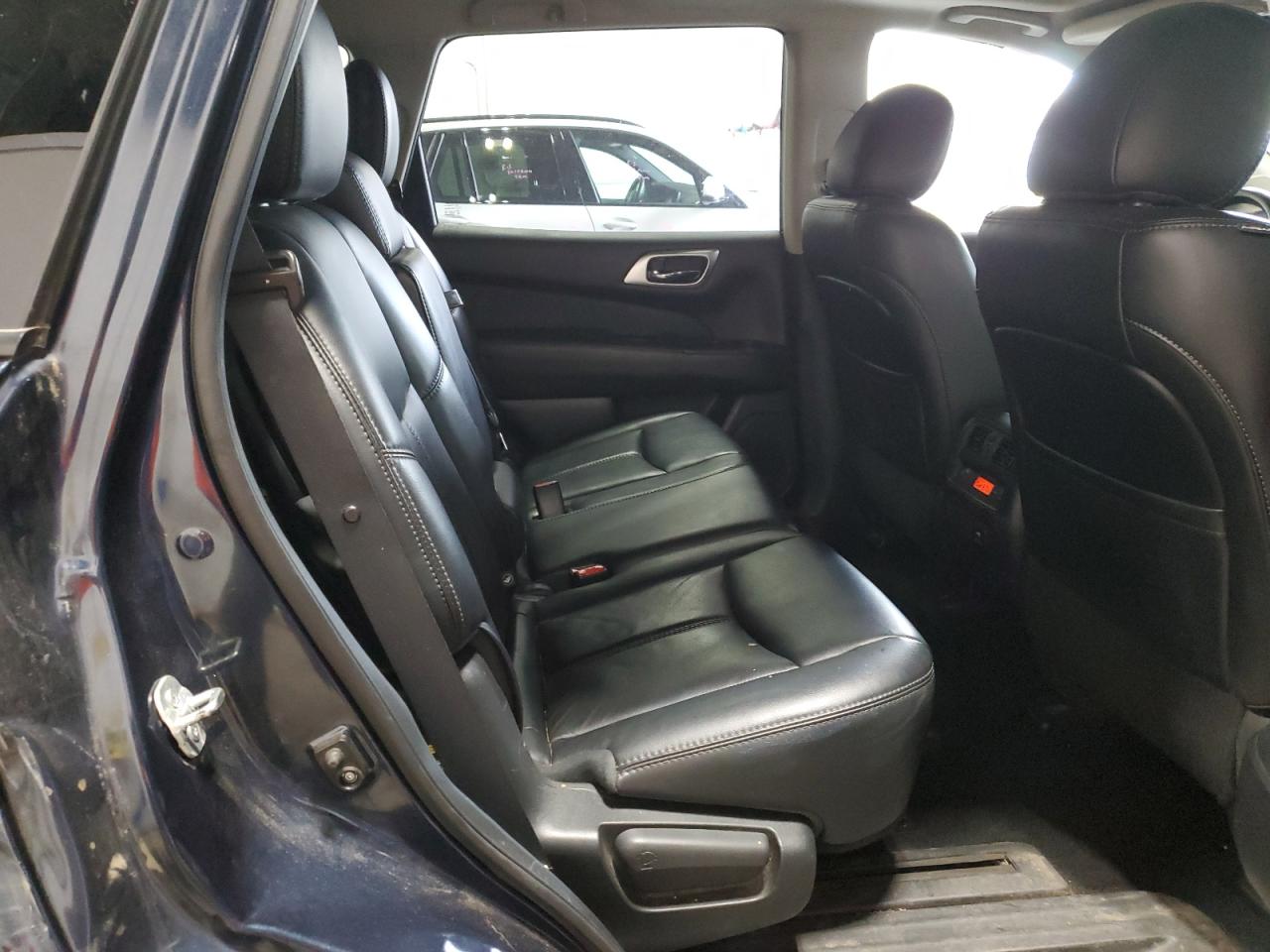 2015 Nissan Pathfinder S VIN: 5N1AR2MM6FC631910 Lot: 63881064