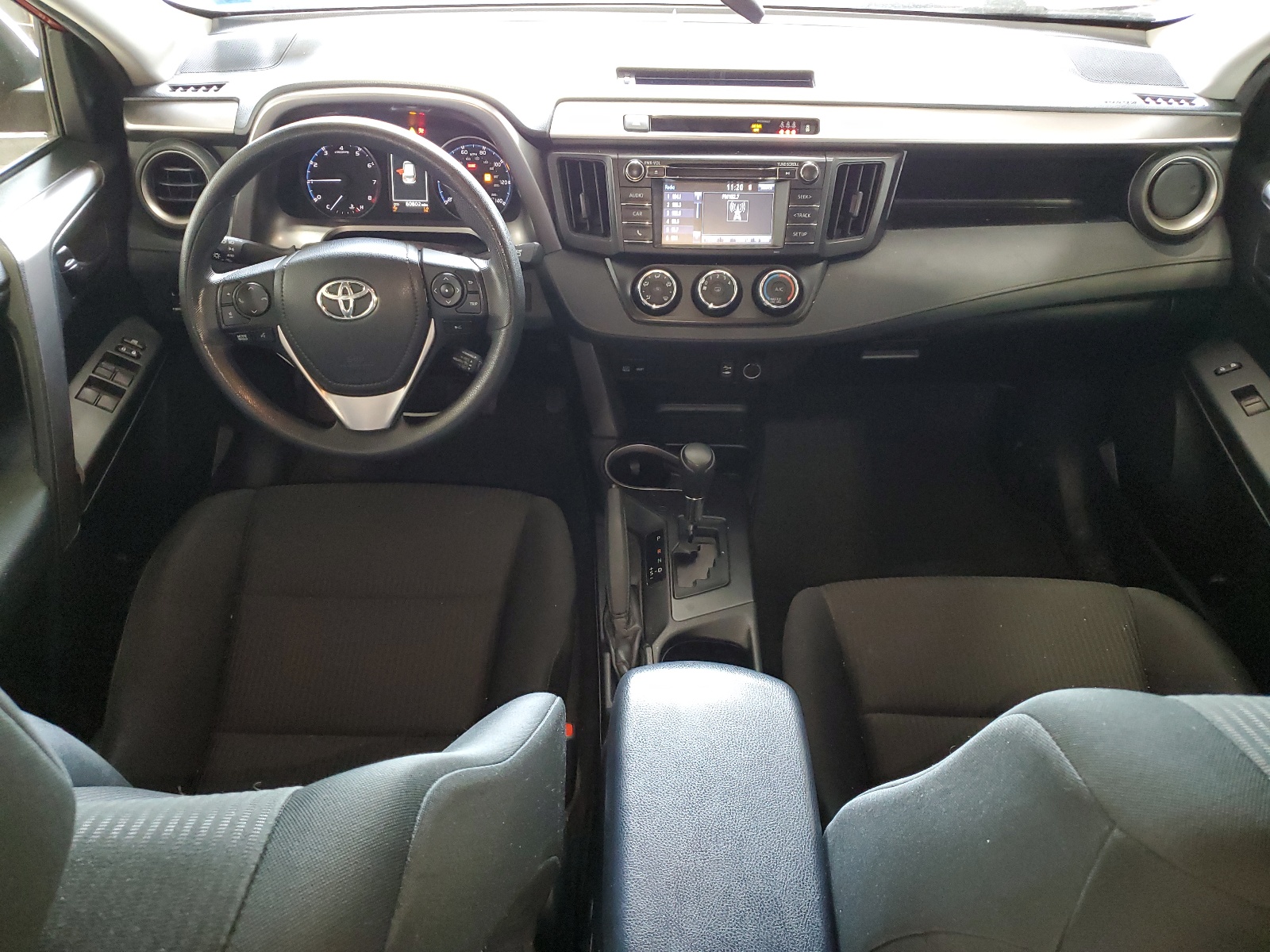JTMBFREV1HJ155923 2017 Toyota Rav4 Le