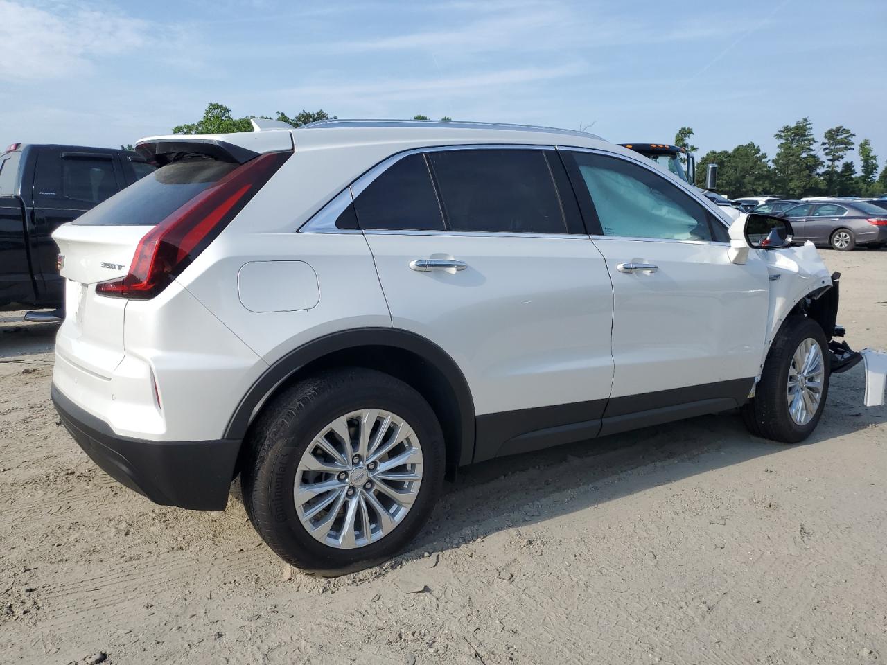 1GYFZBR47RF169292 Cadillac XT4 LUXURY 3