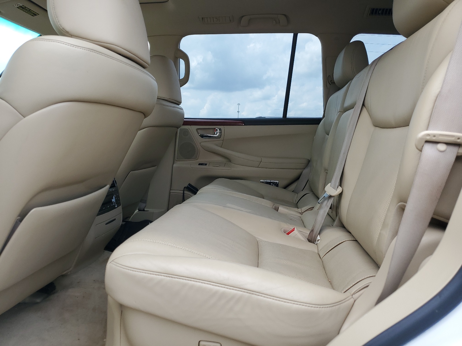 JTJHY7AX7A4037893 2010 Lexus Lx 570