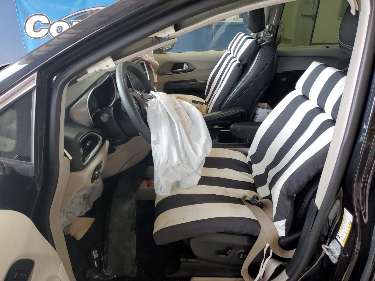 2022 Chrysler Pacifica Touring L VIN: 2C4RC1BG7NR118137 Lot: 62824494