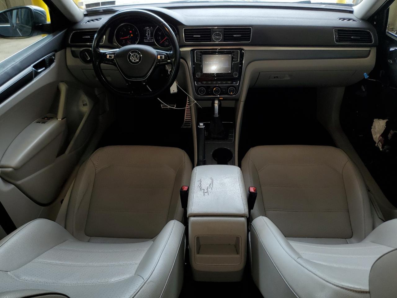 2017 Volkswagen Passat R-Line VIN: 1VWDT7A33HC067466 Lot: 63643504