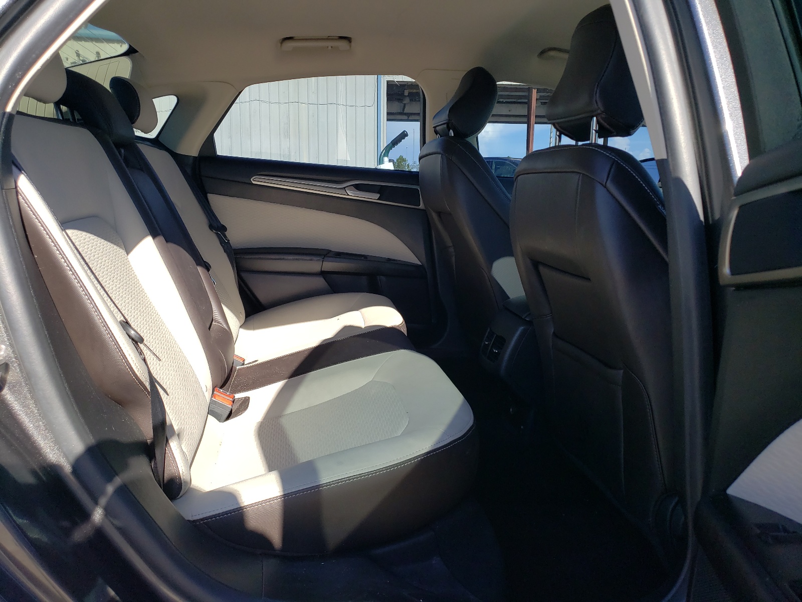 3FA6P0HD4LR104305 2020 Ford Fusion Se