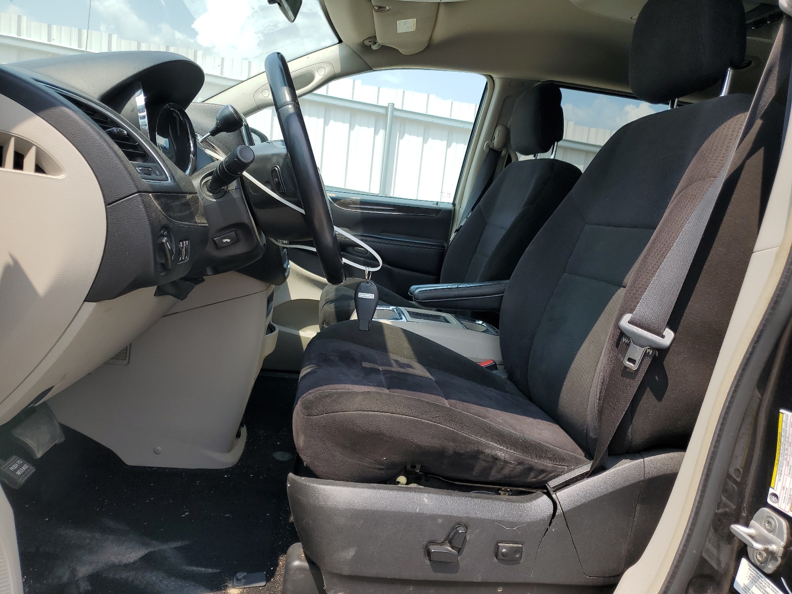 2A4RR5DG0BR715770 2011 Chrysler Town & Country Touring