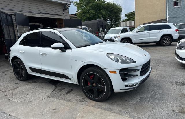 2015 Porsche Macan Turbo