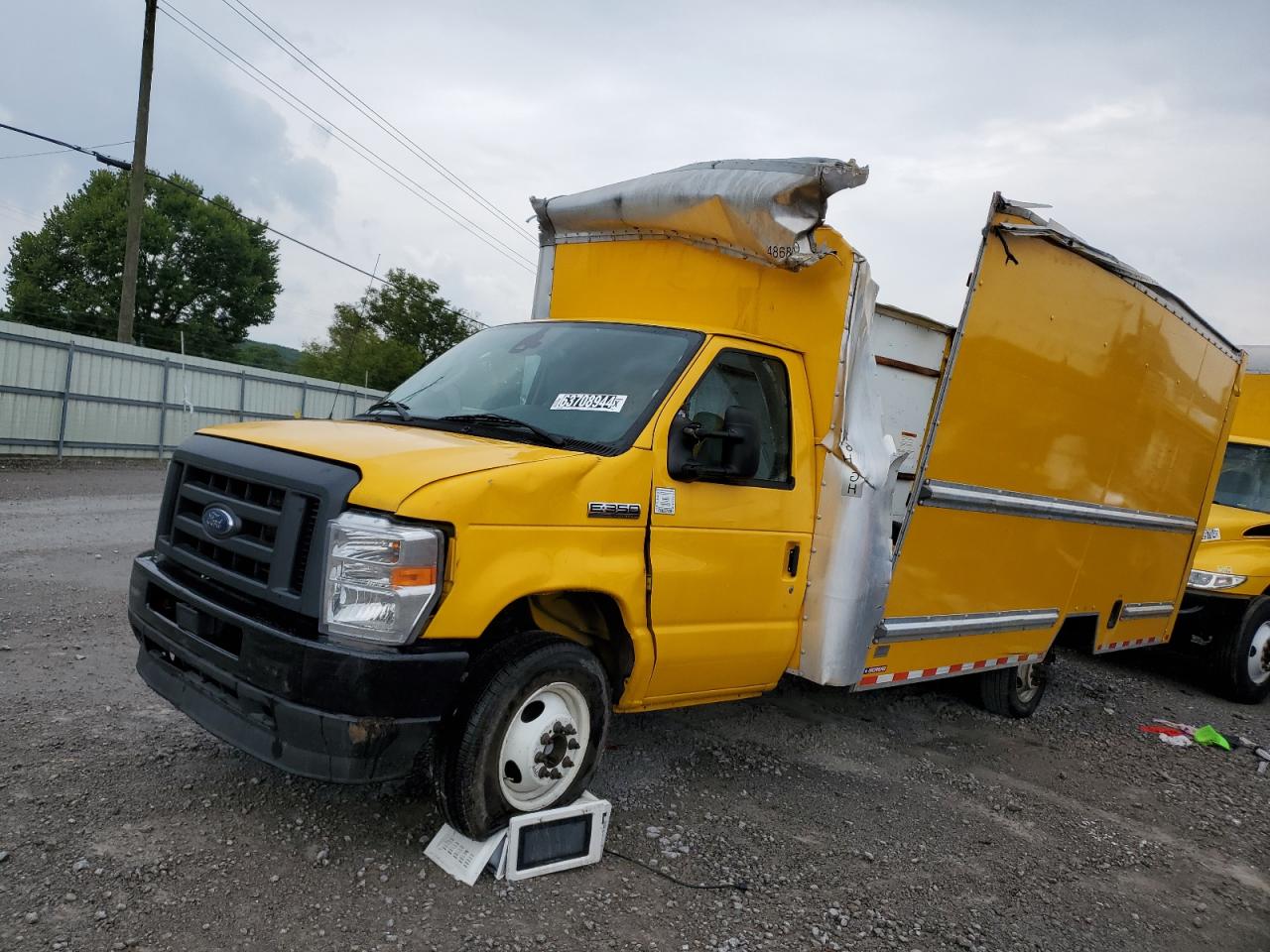 2022 Ford Econoline E350 Super Duty Cutaway Van VIN: 1FDWE3FN7NDC09361 Lot: 63708944