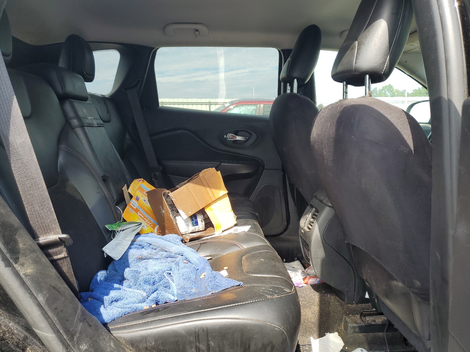 1C4PJMBX0KD410449 2019 Jeep Cherokee Trailhawk