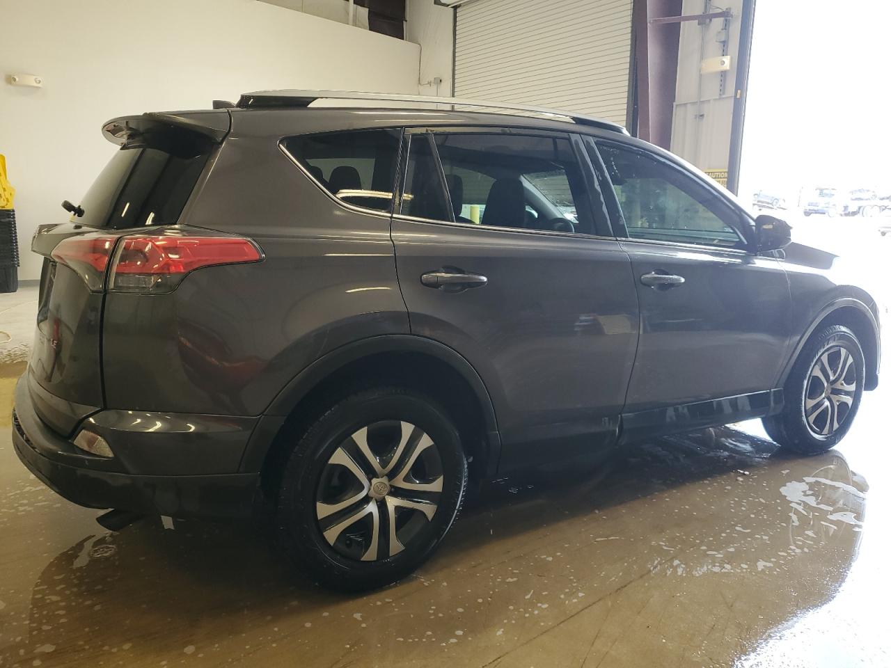 2017 Toyota Rav4 Le VIN: JTMZFREV7HJ702076 Lot: 63678004