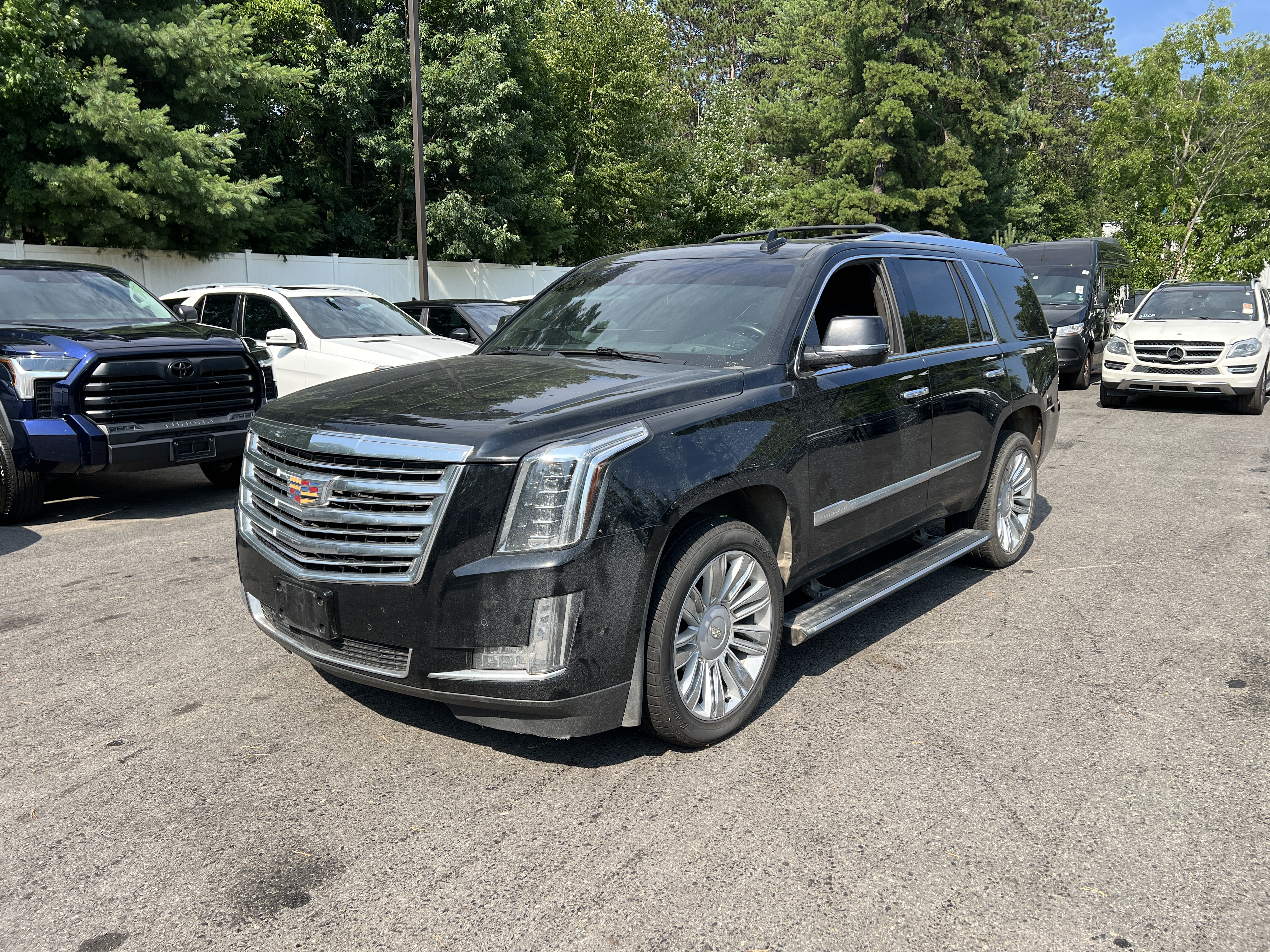 2018 Cadillac Escalade Platinum vin: 1GYS4DKJ1JR334247