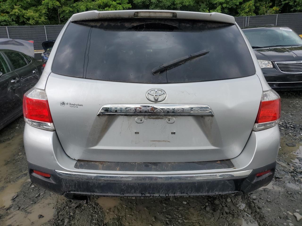 2013 Toyota Highlander Base VIN: 5TDZK3EH4DS104608 Lot: 64871654