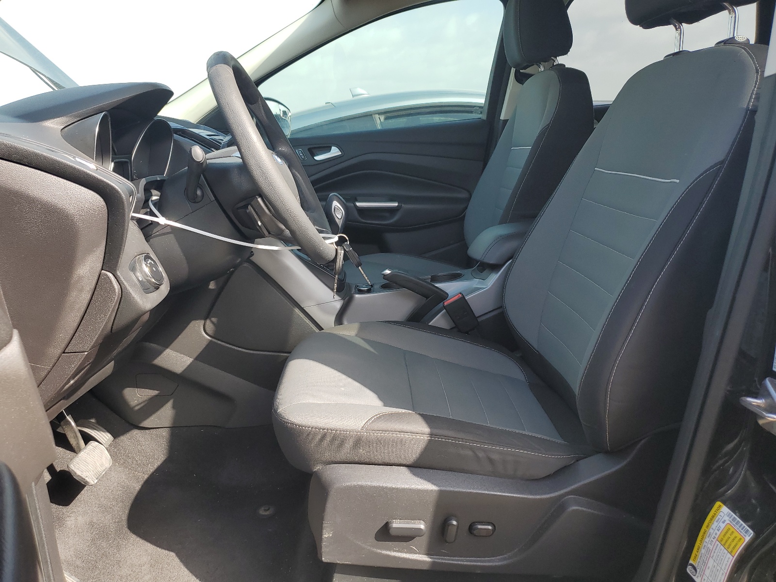 1FMCU0G73FUA61585 2015 Ford Escape Se