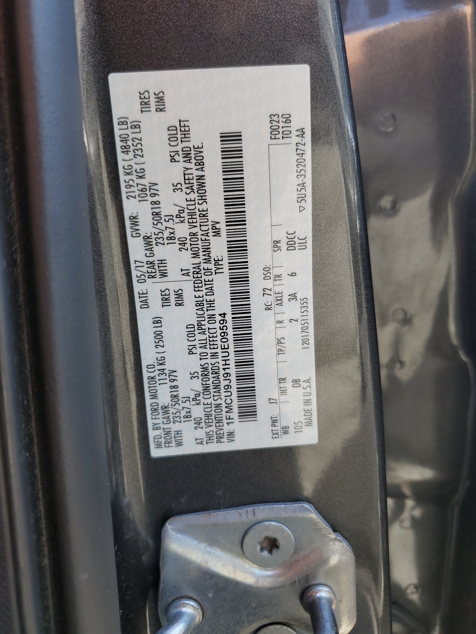 1FMCU9J91HUE09594 2017 Ford Escape Titanium