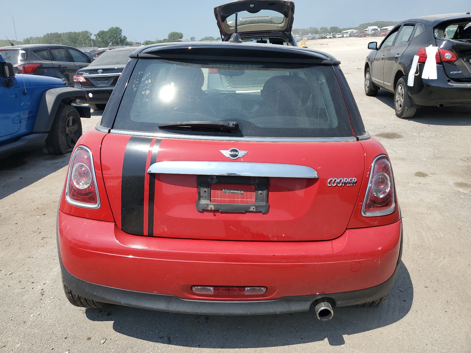 2012 Mini Cooper vin: WMWSU3C59CT264470