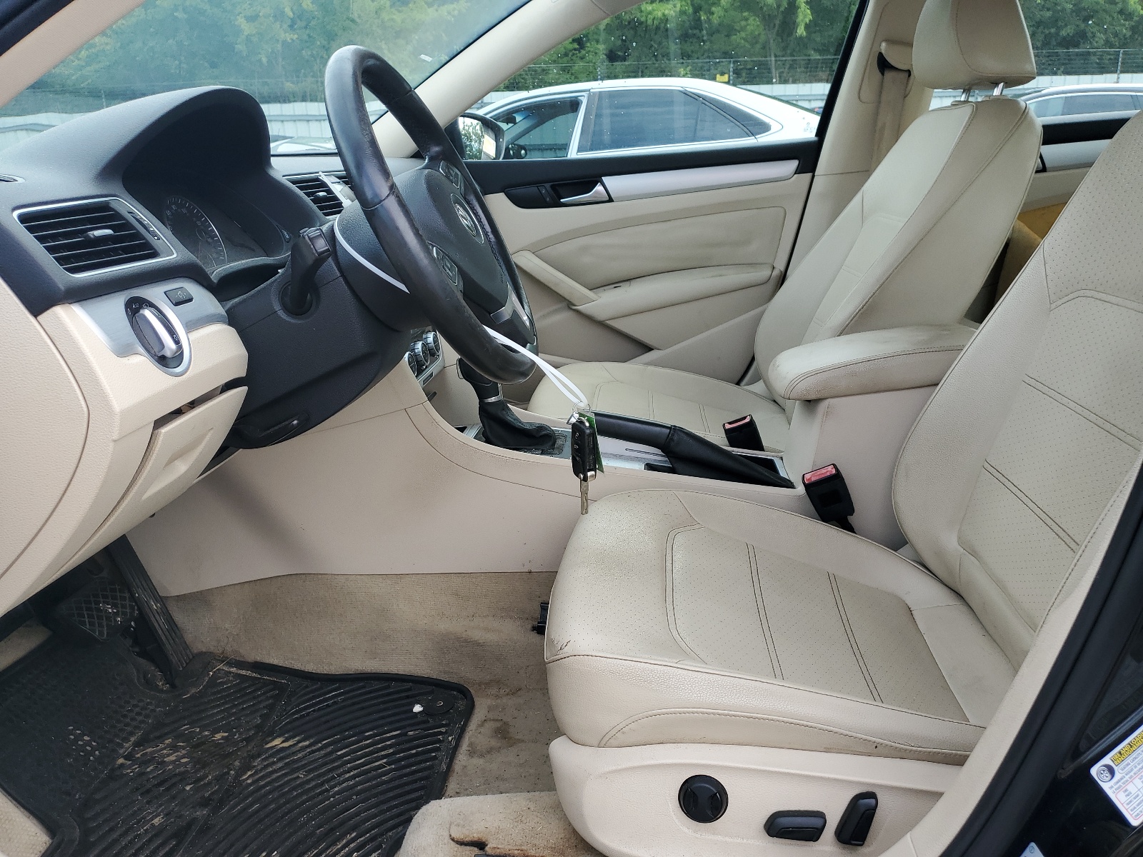 1VWBP7A3XCC061183 2012 Volkswagen Passat Se