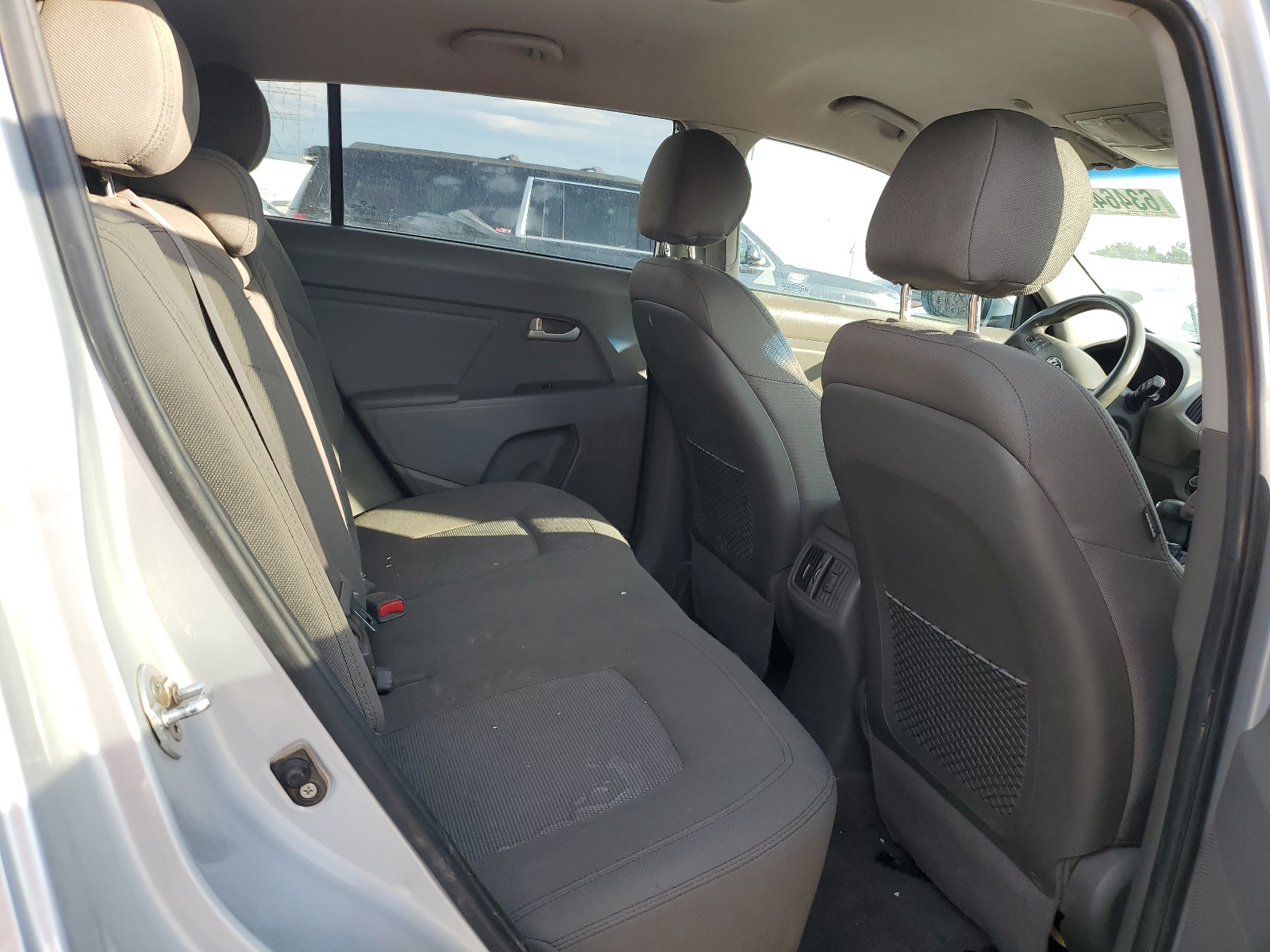 KNDPBCAC9F7674070 2015 Kia Sportage Lx