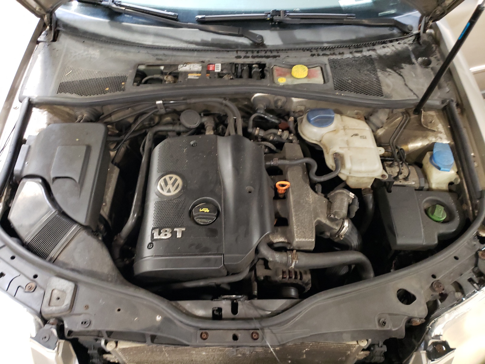 WVWND63B84E312439 2004 Volkswagen Passat Gl