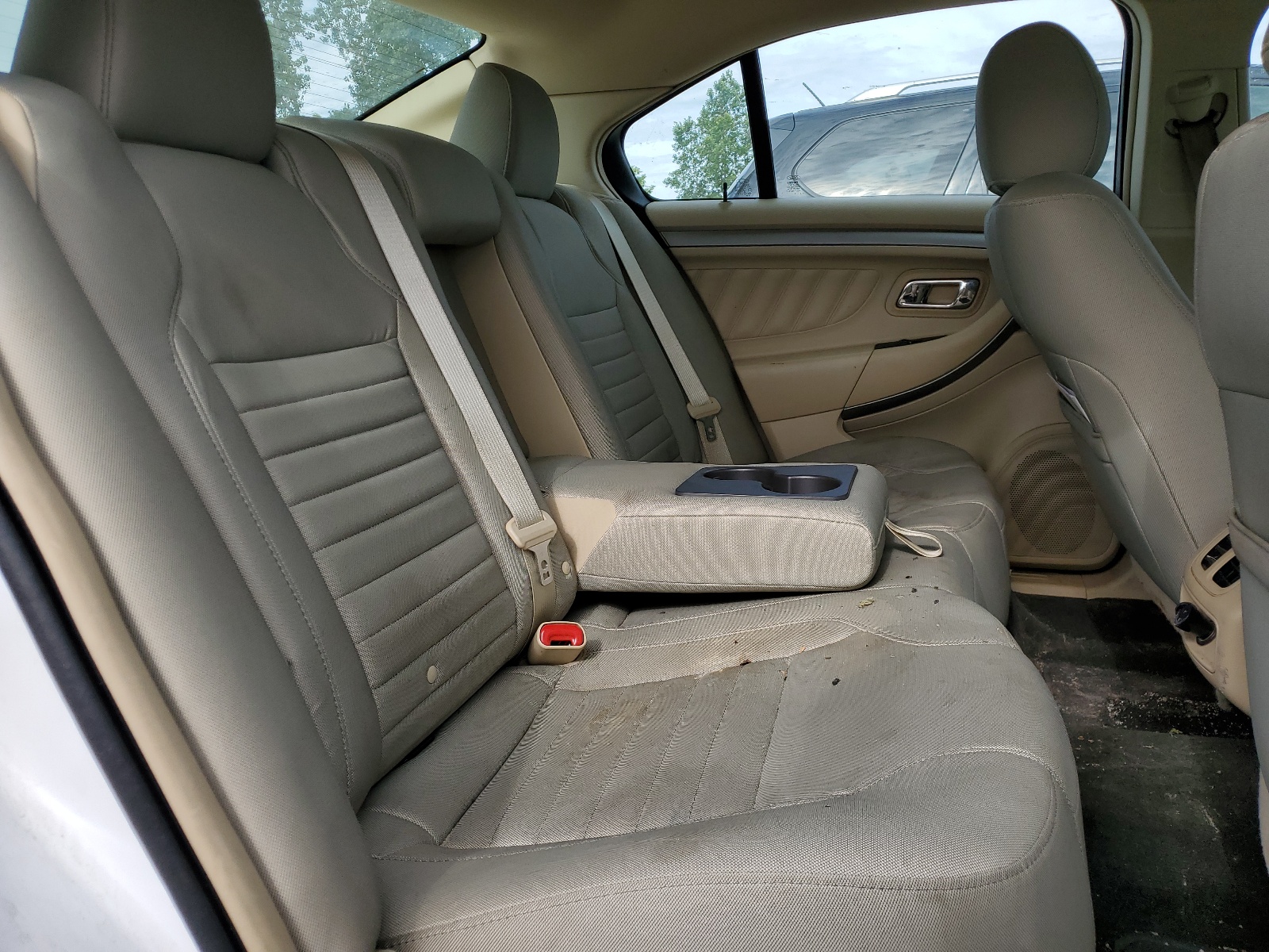 1FAHP2D85EG135084 2014 Ford Taurus Se