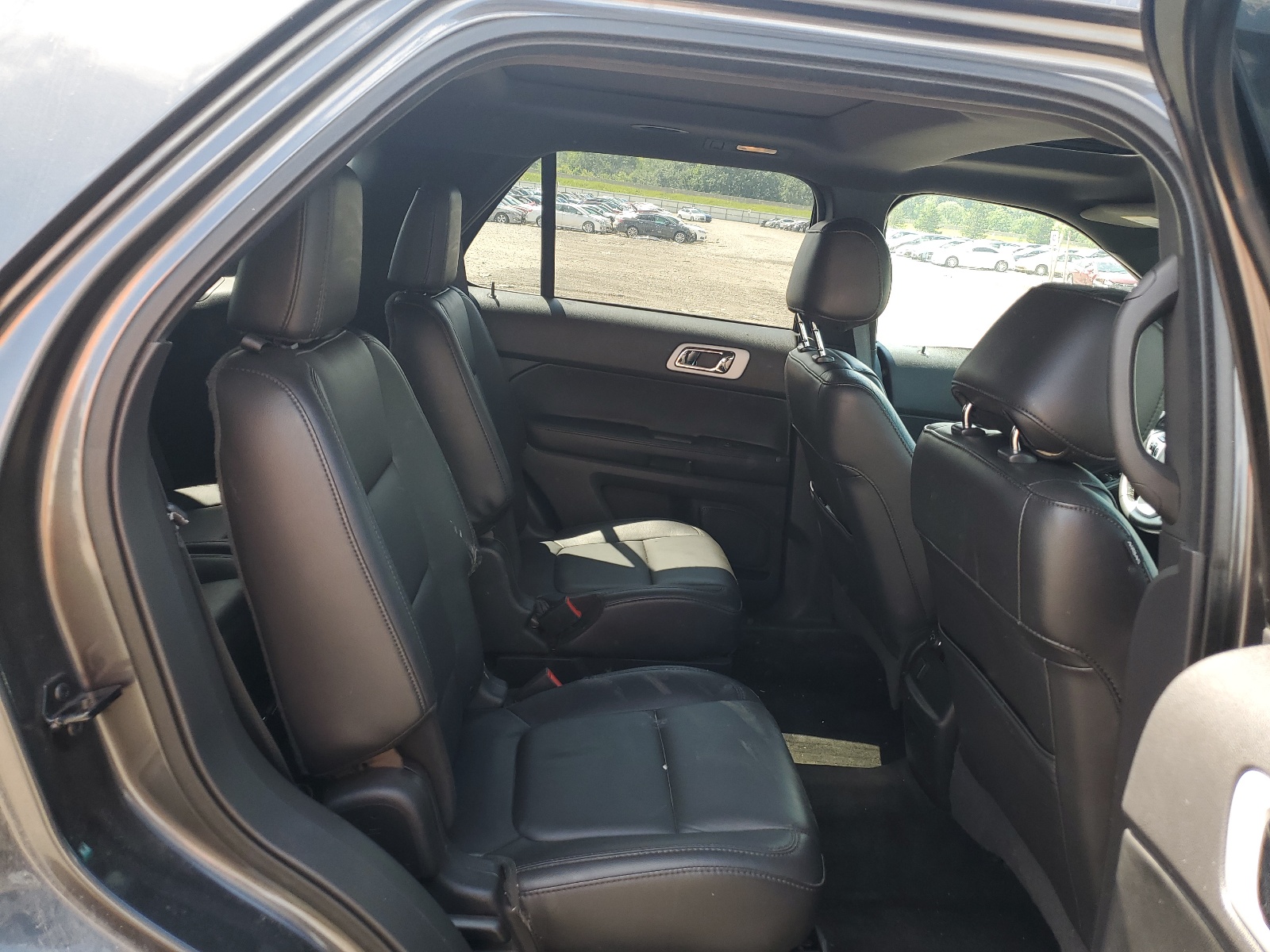 1FM5K8D83FGA13271 2015 Ford Explorer Xlt