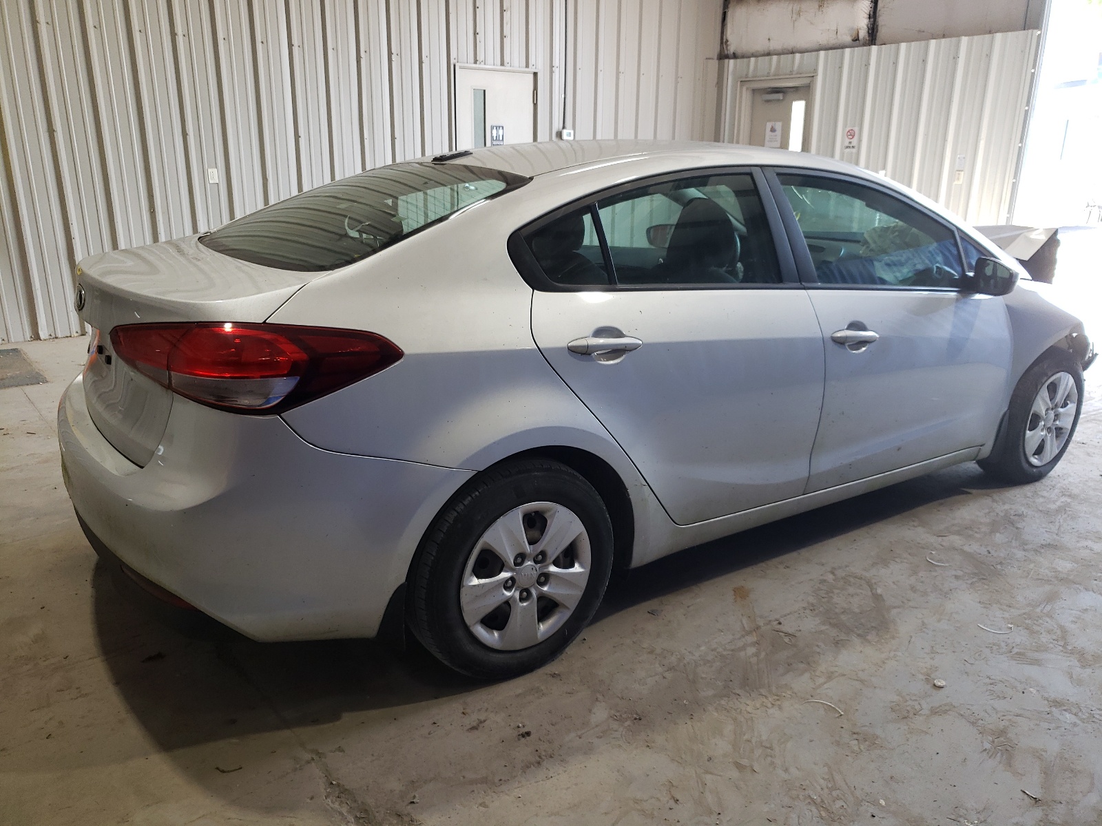 2018 Kia Forte Lx vin: 3KPFK4A78JE182238