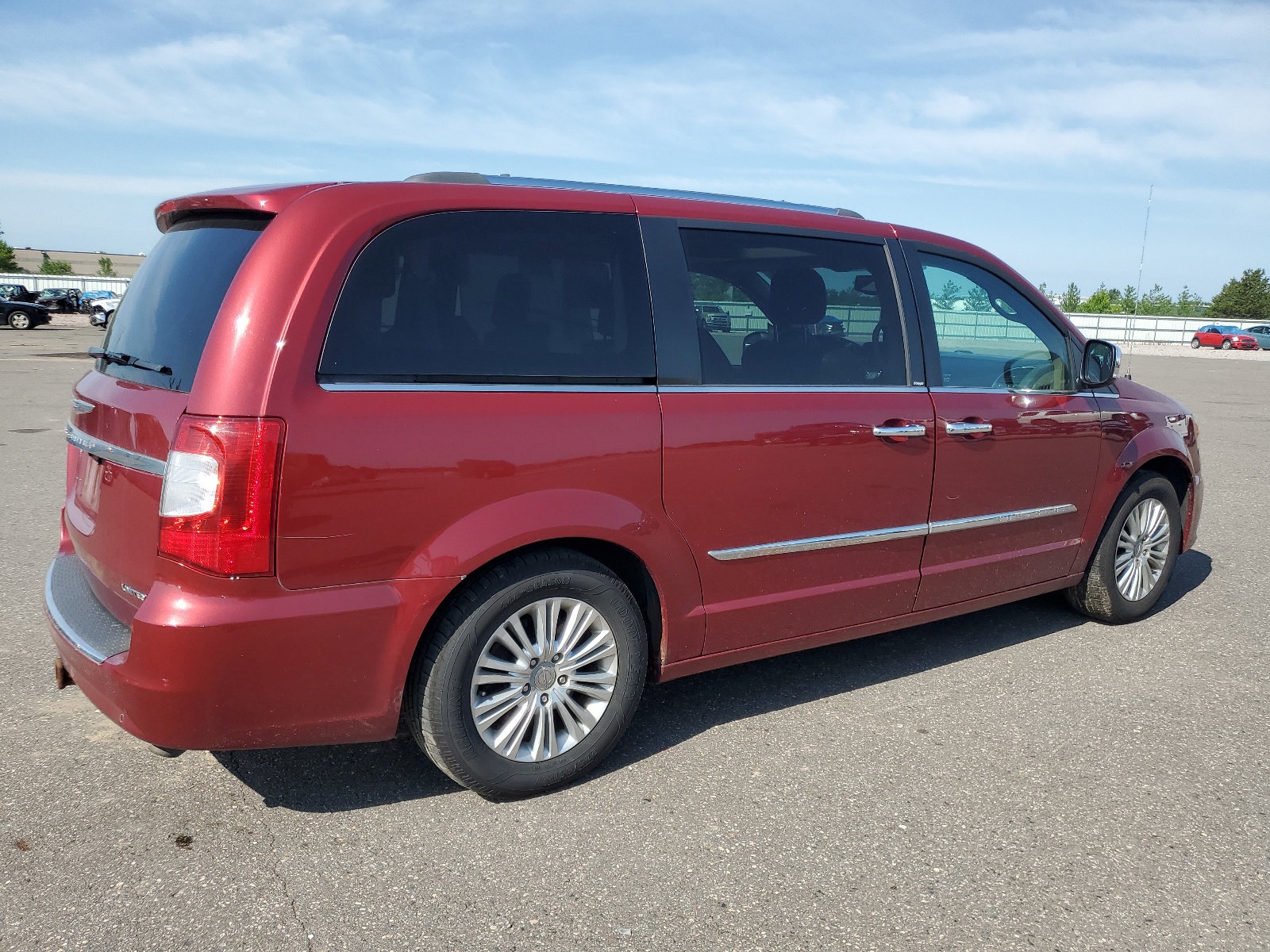 2014 Chrysler Town & Country Limited vin: 2C4RC1GG5ER112023