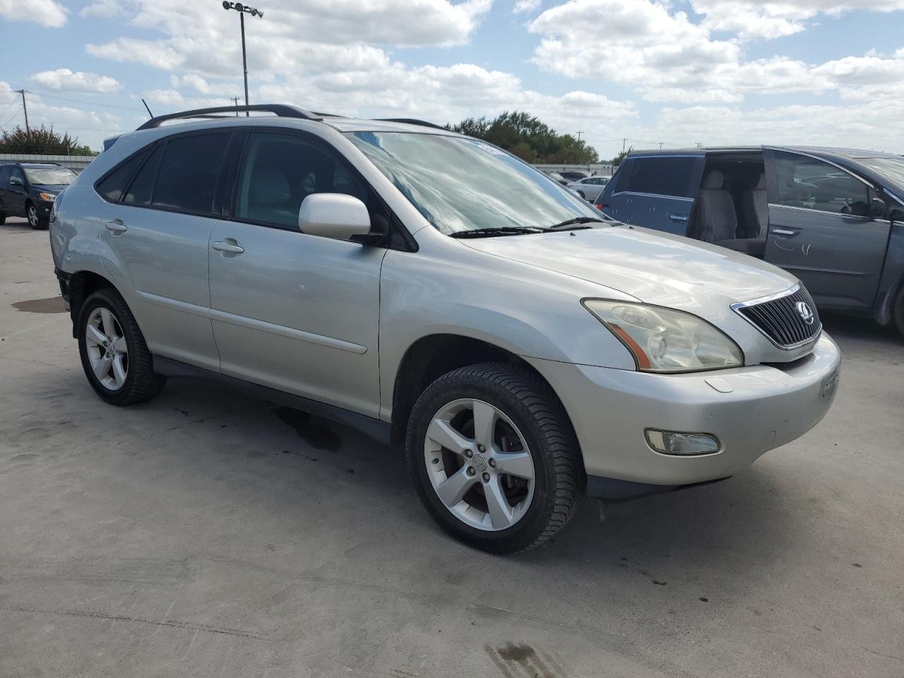 2005 Lexus RX - Image 4